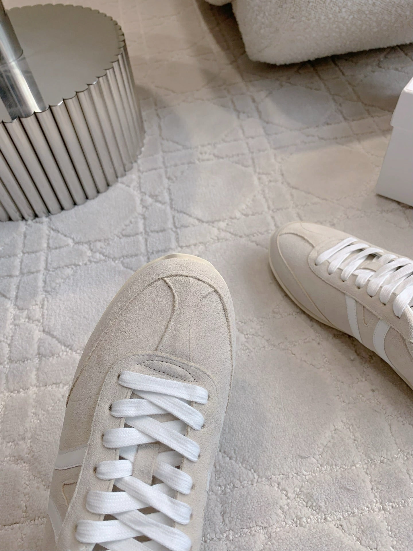 CELINE 25S JOGGER LOW LACE UP SNEAKER IN LIGHT GRAY CALFSKIN AND SUEDE