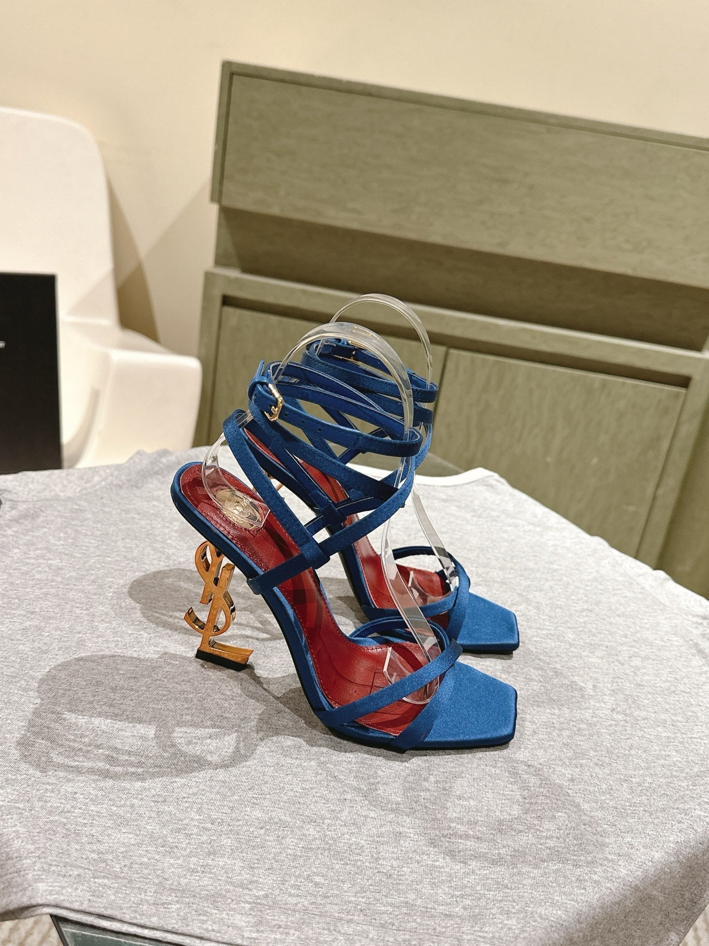 YSL 25S HIGH-HEEL SANDALS 100 MM IN DEEP NAVY BLUE SATIN WITH YSL LOGO HEEL DESIGN IN GOLD