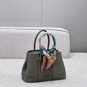GARDEN PARTY 23CM IN GREY CALFSKIN