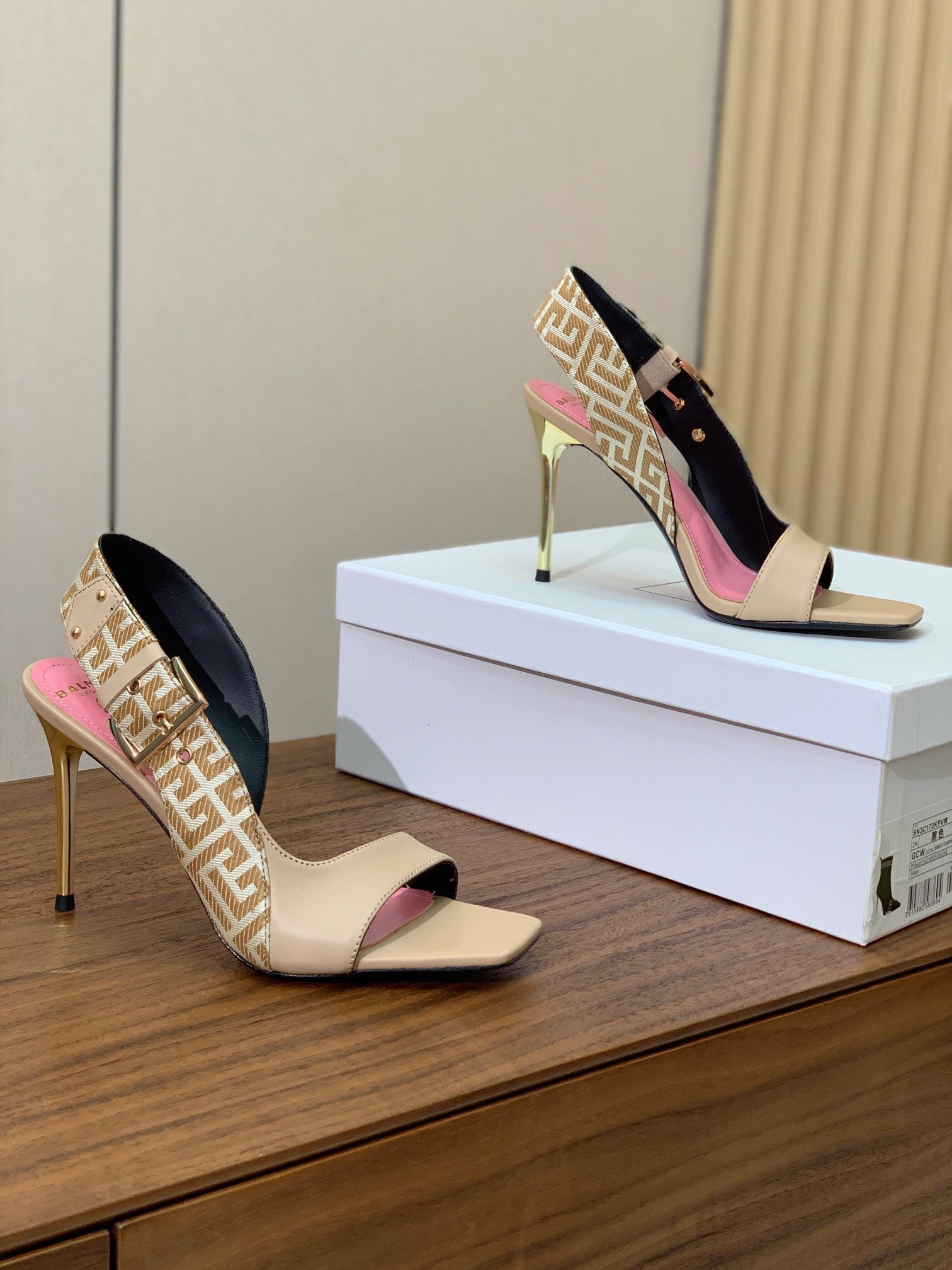 BALMAIN 25S JACQUARD KNIT SLINGBACK PUMPS 95MM IN BEIGE GRAY AND PINK CALFSKIN