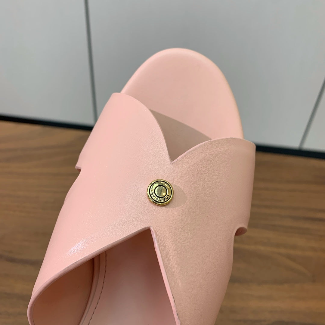 FLAT SLIPPERS IN LIGHT PINK CALFSKIN
