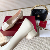 U LOOK BALLERINAS IN WHITE GLOSSY CALFSKIN