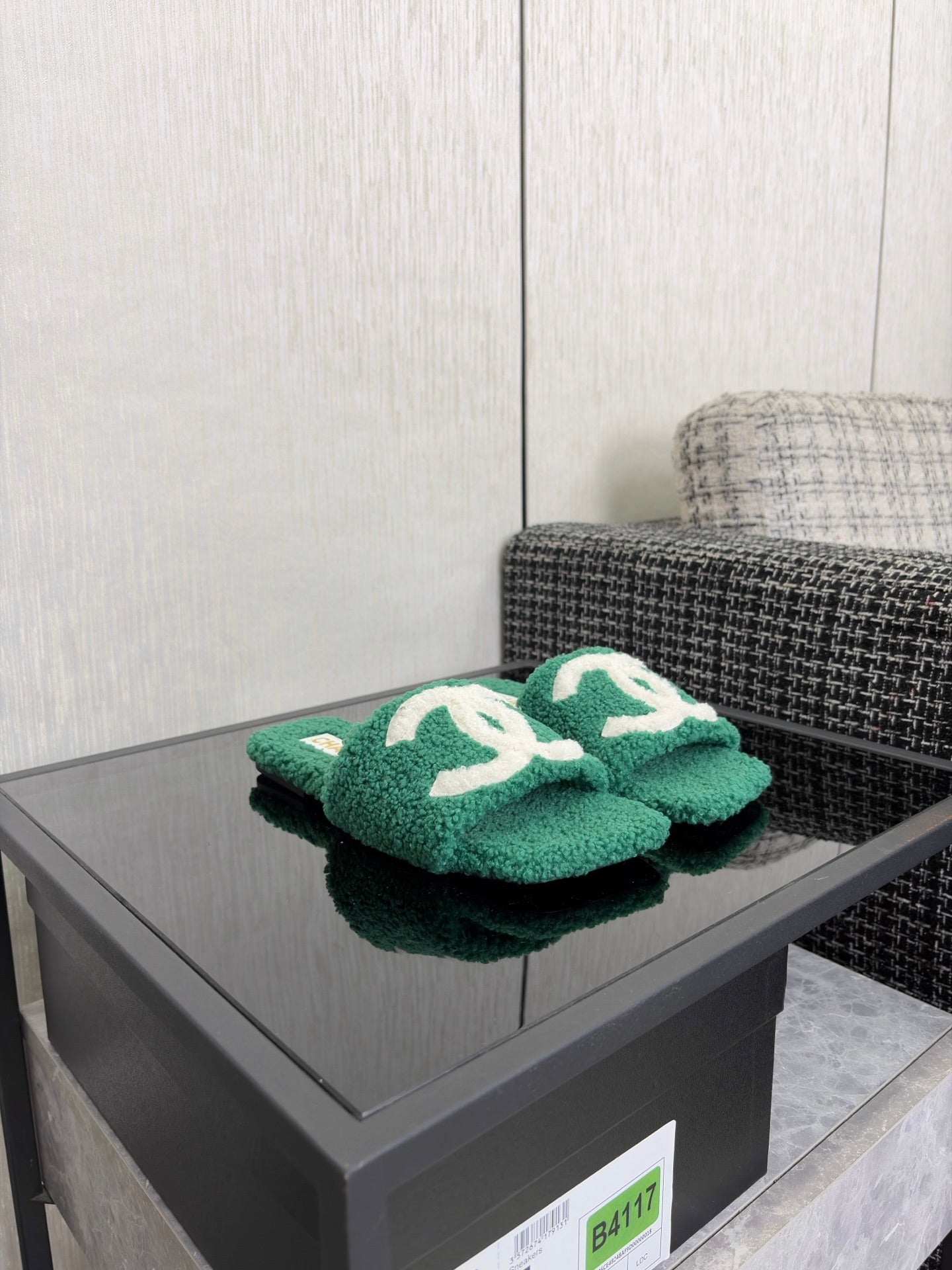 CHANEL 26S SLIDE SANDALS IN GREEN AND WHITE SHEARLING SQUARE TOE