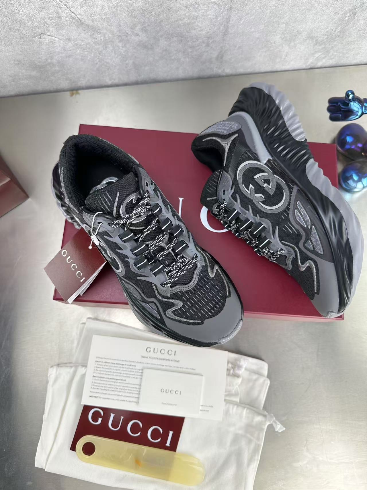 GG RIPPLE SNEAKER IN LIGHT GRAY MIX BLACK LAMBSKIN AND FABRIC