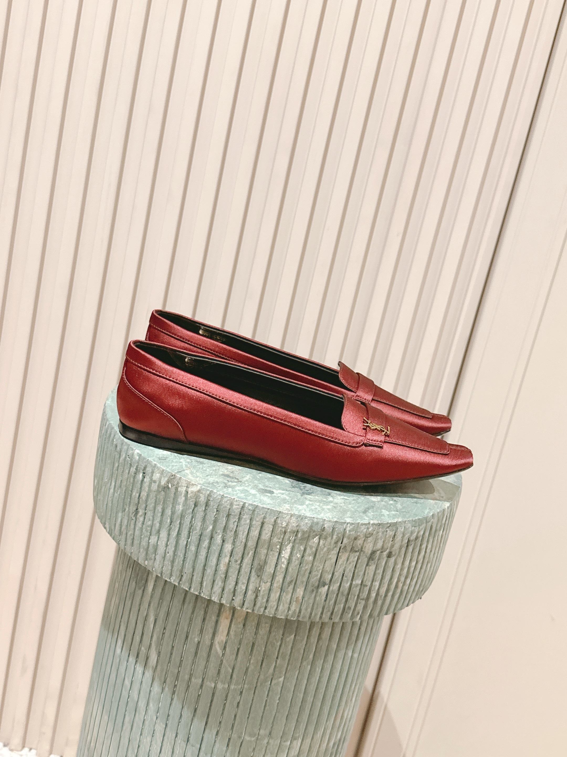 YSL 25S SAINT LAURENT POPPY BALLET FLATS IN VINTAGE RED SILK