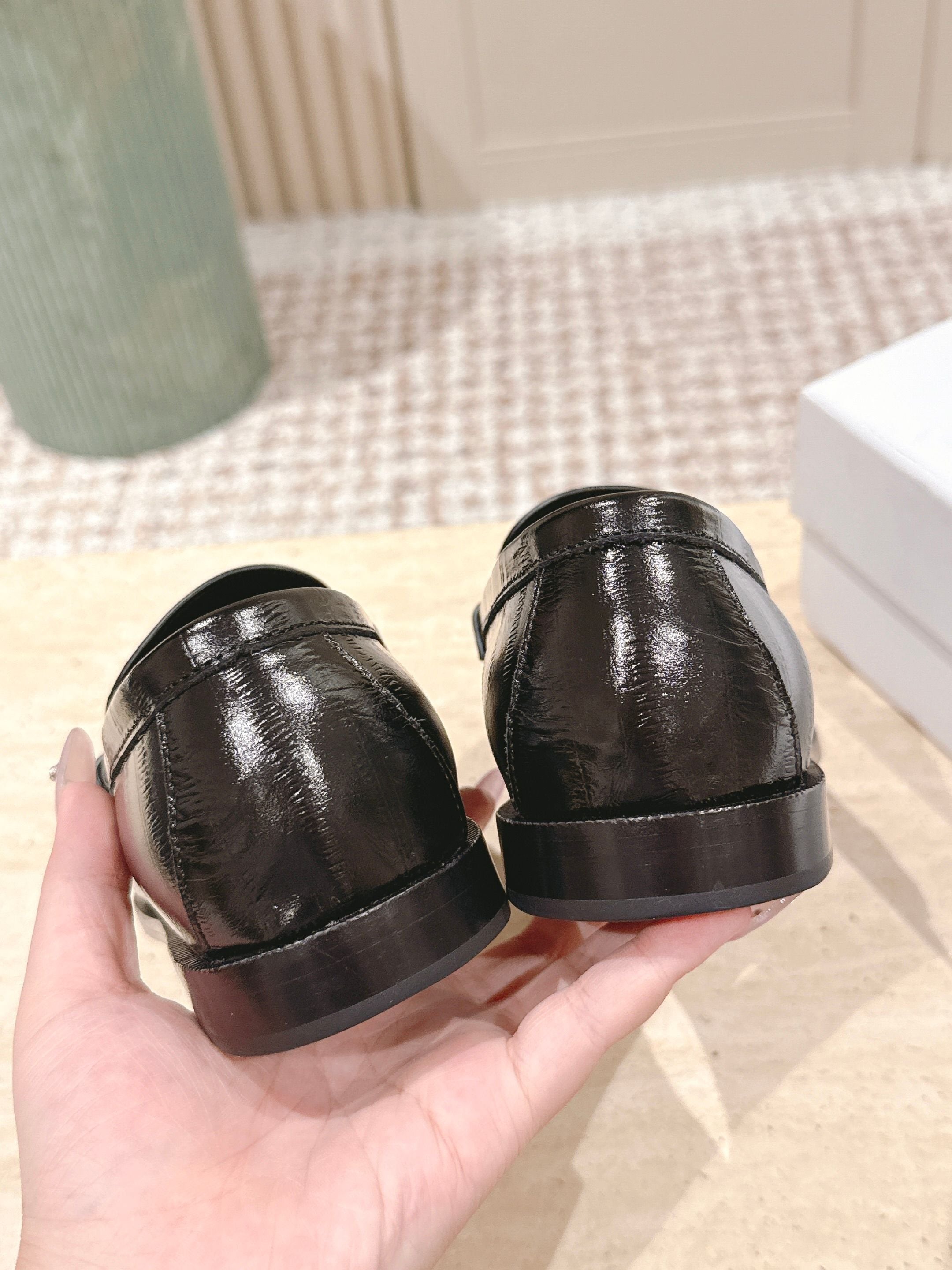 YSL 25S SAINT LAURENT LOAFERS IN BLACK GLOSSY CALFSKIN WITH SMALL LOGO
