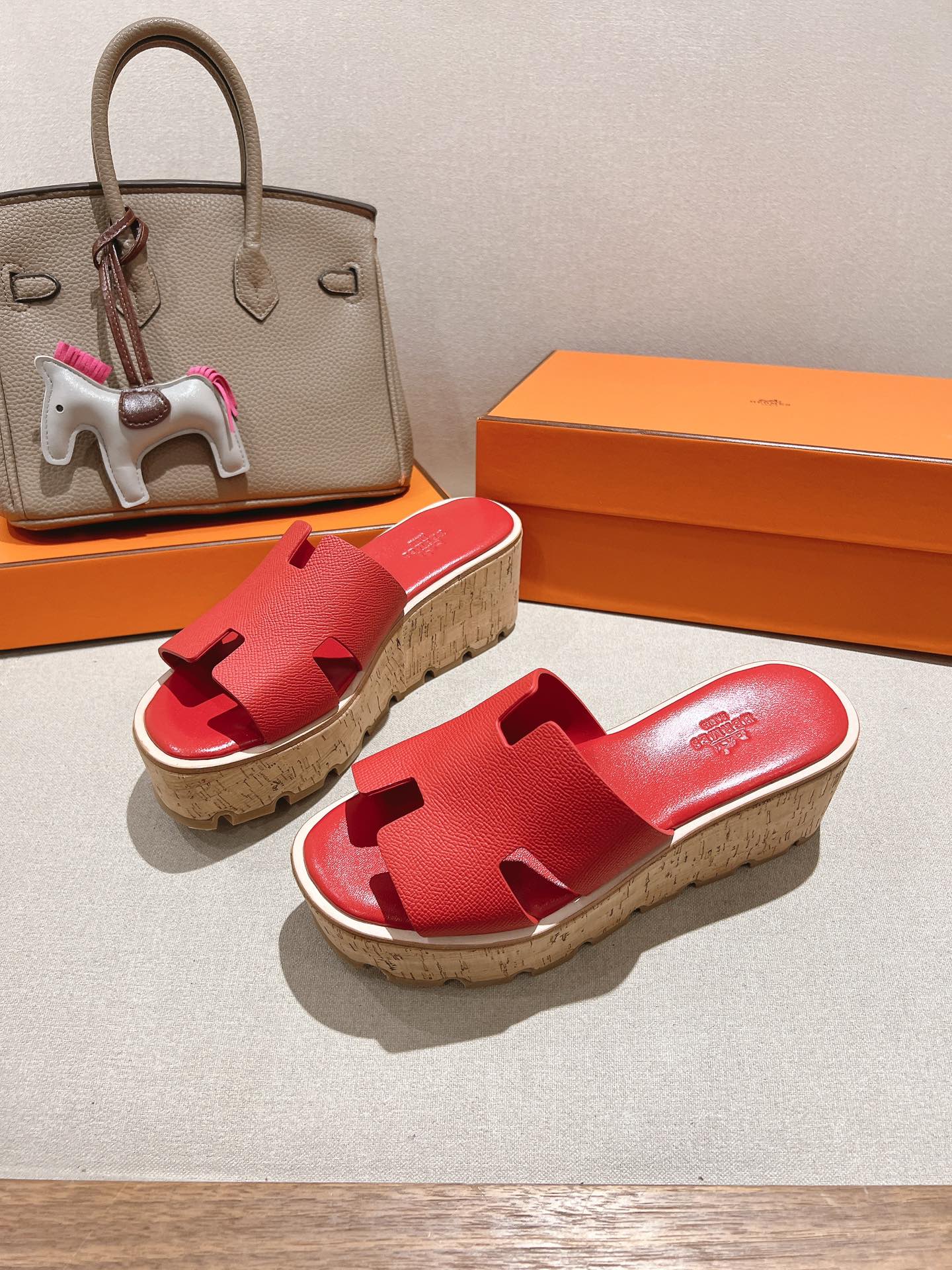 HM 25S HIGH WEDGE SANDALS IN RED LAMBSKIN STYLE 35