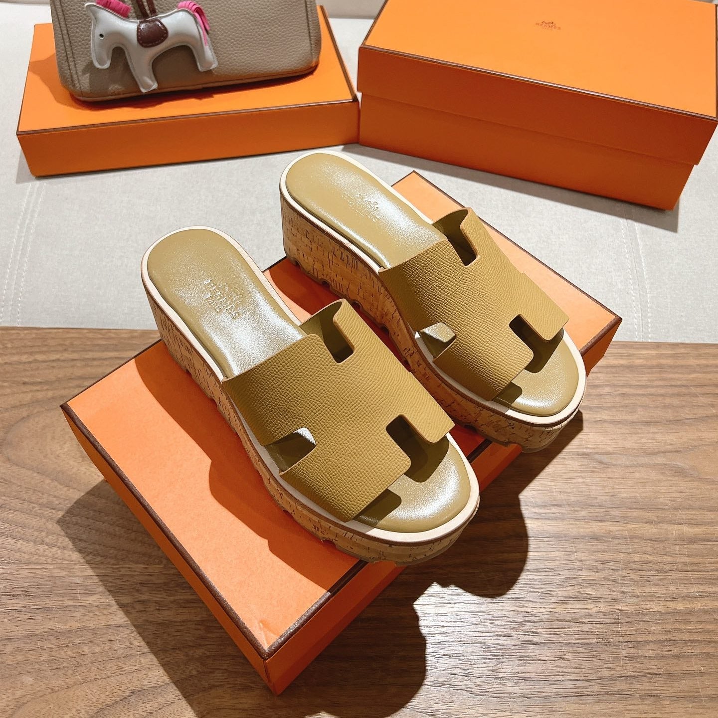 HM 25S HIGH WEDGE SANDALS IN LIGHT BROWN LAMBSKIN STYLE 2