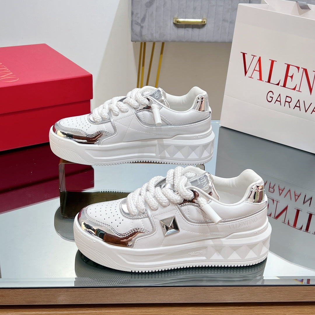 VALENTINO 25S GARAVANI ONE STUD XL PLATFORM SNEAKERS IN WHITE MIX SILVER LAMBSKIN STYLE 4