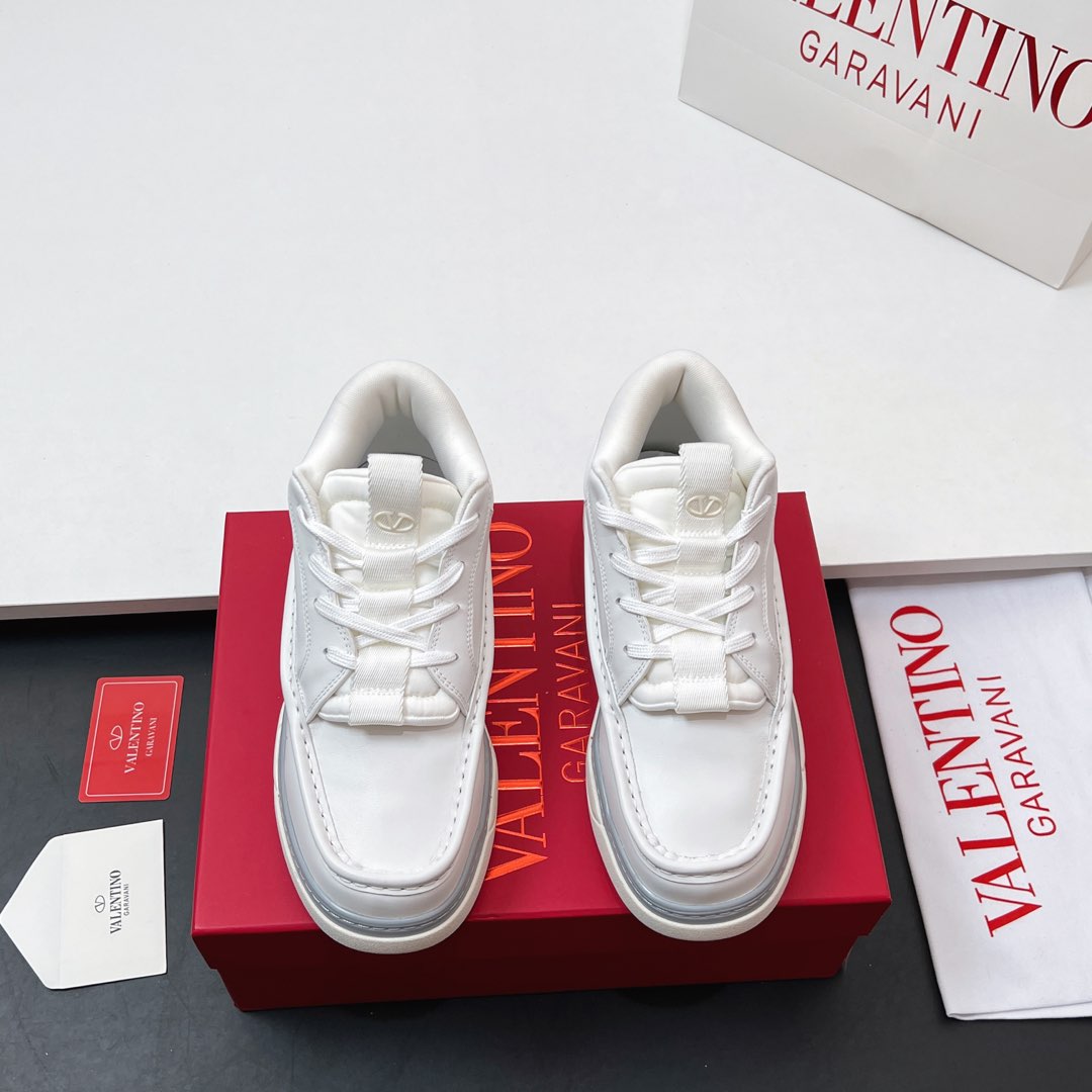 VALENTINO 25S RUNBOOT SNEAKERS IN WHITE LAMBSKIN