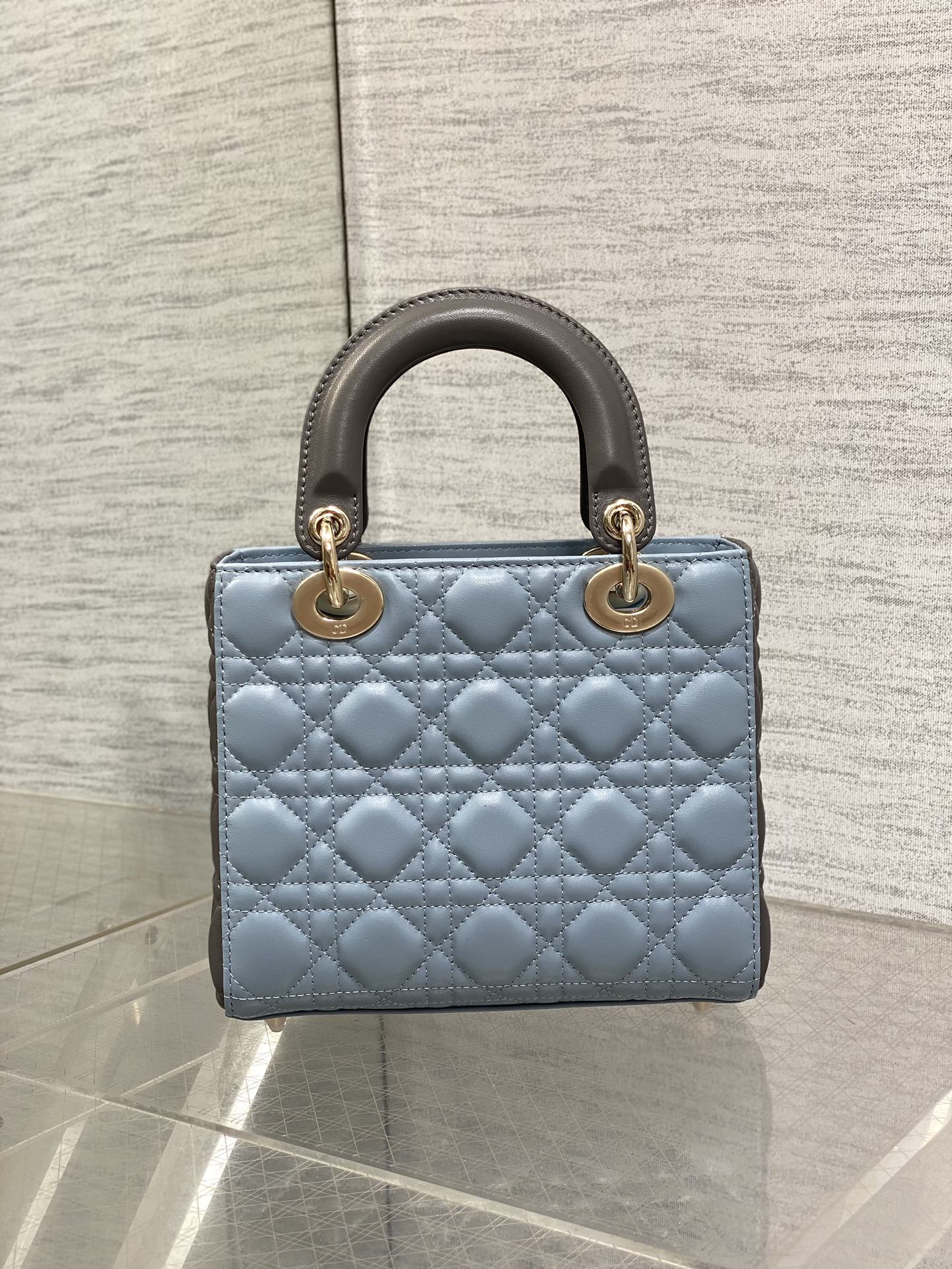 MEDIUM LADY BAG 20 IN BABY BLUE QUILTED MACROCANNAGE CALFSKIN GREY STRAP