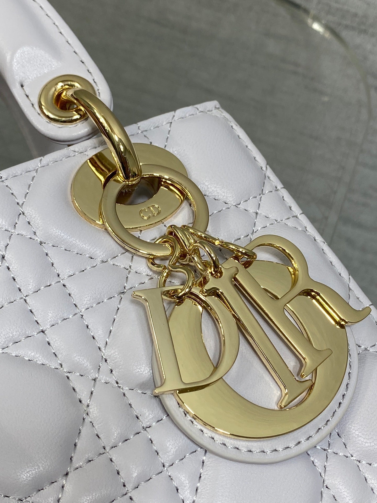 DIOR 25S LADY DIOR BAG 20 IN LILAC CANNAGE CALFSKIN GOLD HARDWARE