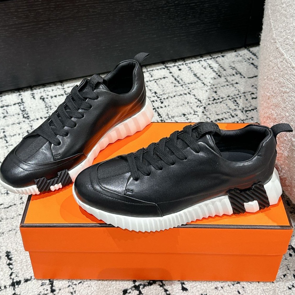 BOUNCING SNEAKER IN BLACK CALFSKIN