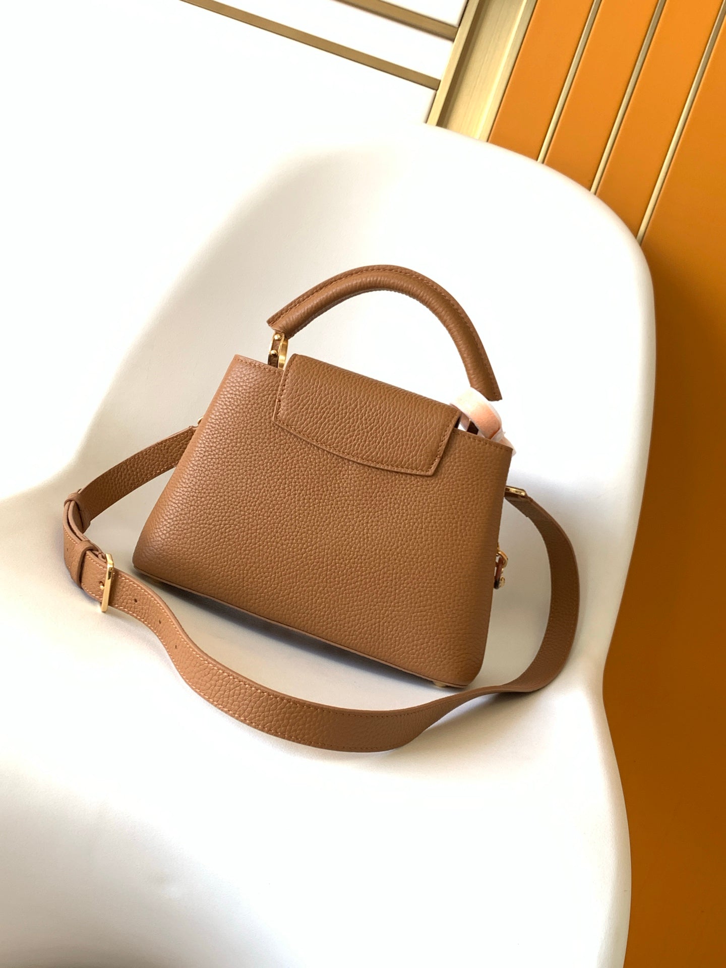 LV 25S CAPUCINES BAG 27 IN TAN CALFSKIN GOLD HARDWARE