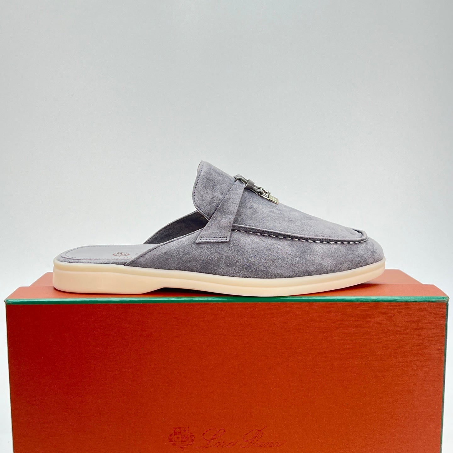 LP SUMMER CHARMS WALK MULES IN GREY SUEDE