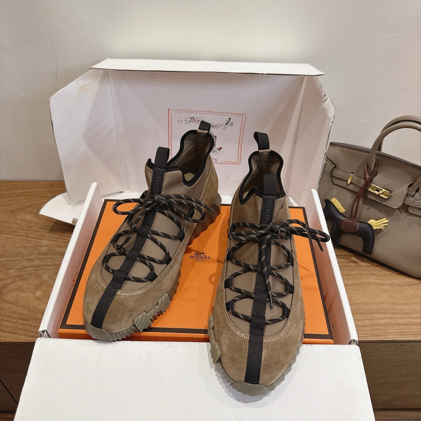 HM 26S BICOASTAL SNEAKERS IN GREYISH BEIGE SUEDE AND FABRIC