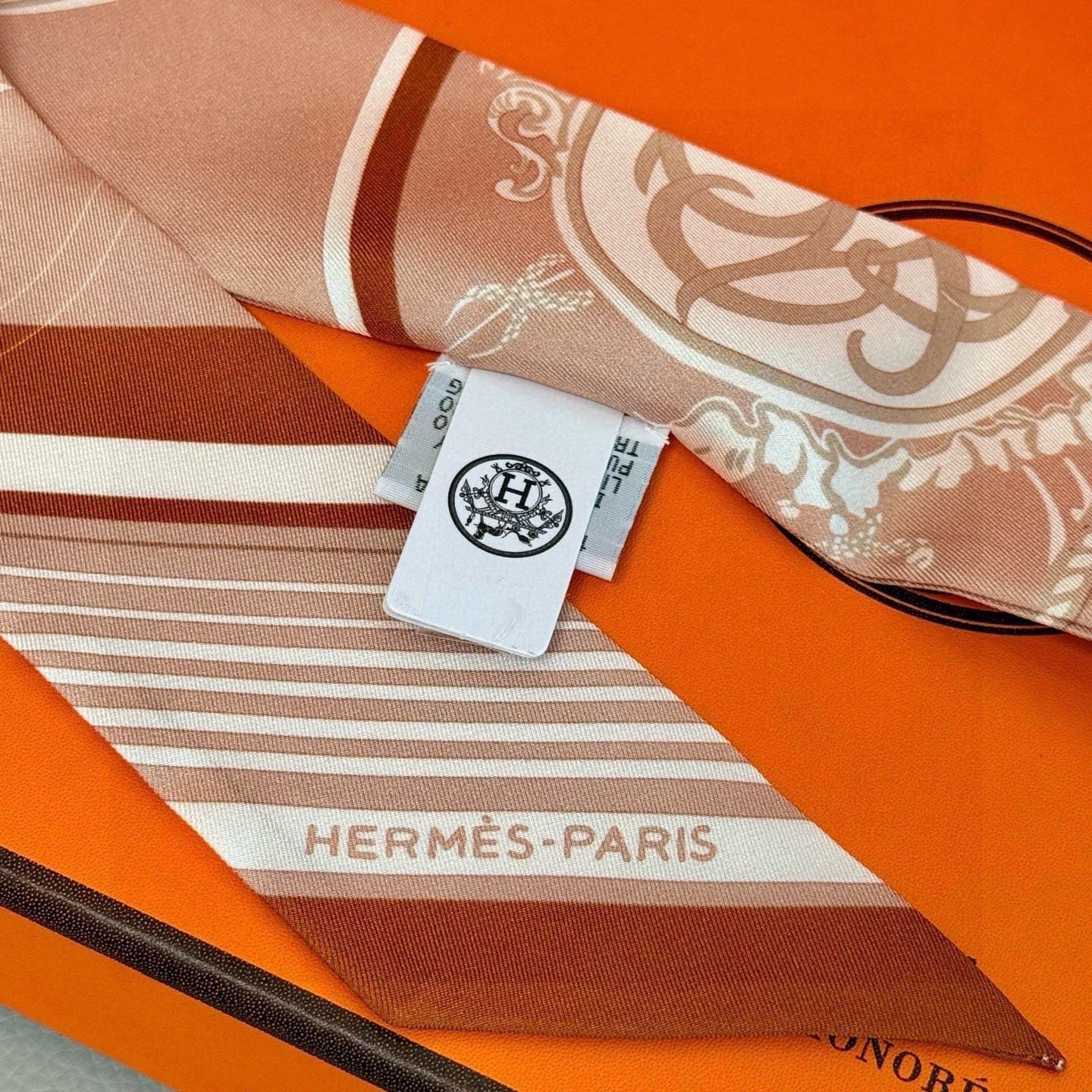 HERMES 26S TWILLY SCARF 86 IN SILK 502594