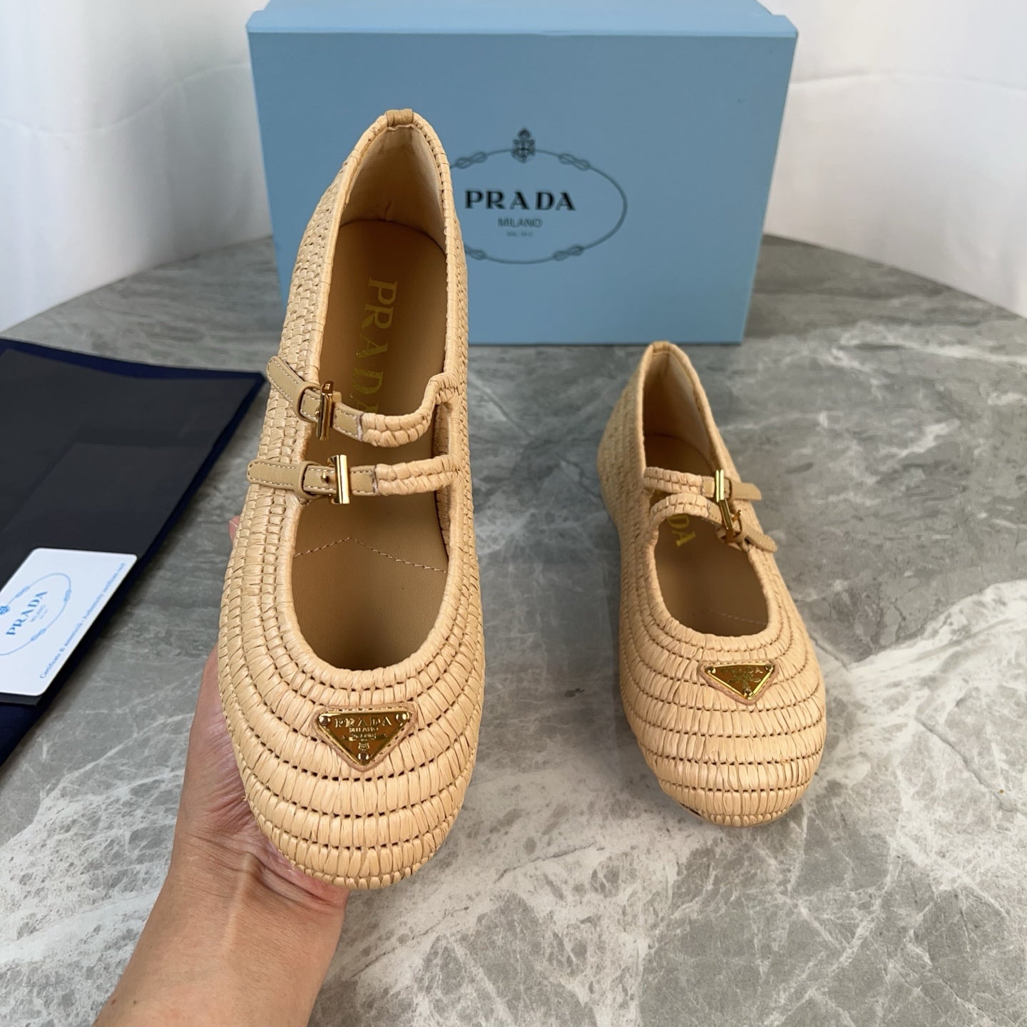 PRADA 25S BALLET FLAT IN NATURAL RAFFIA AND CALFSKIN