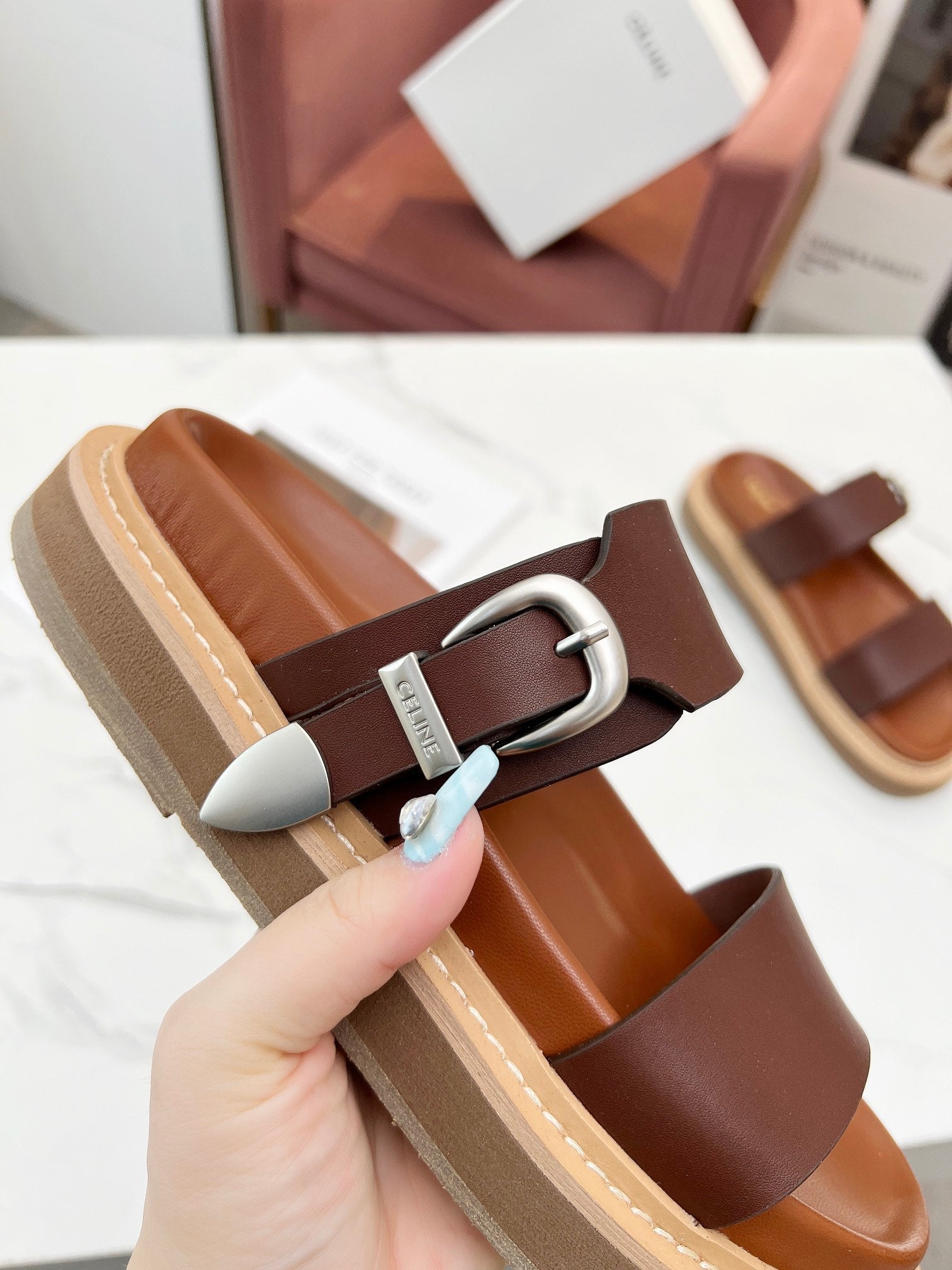 TWO-STRAP SANDALS IN CHESTNUT BROWN CALFSKIN