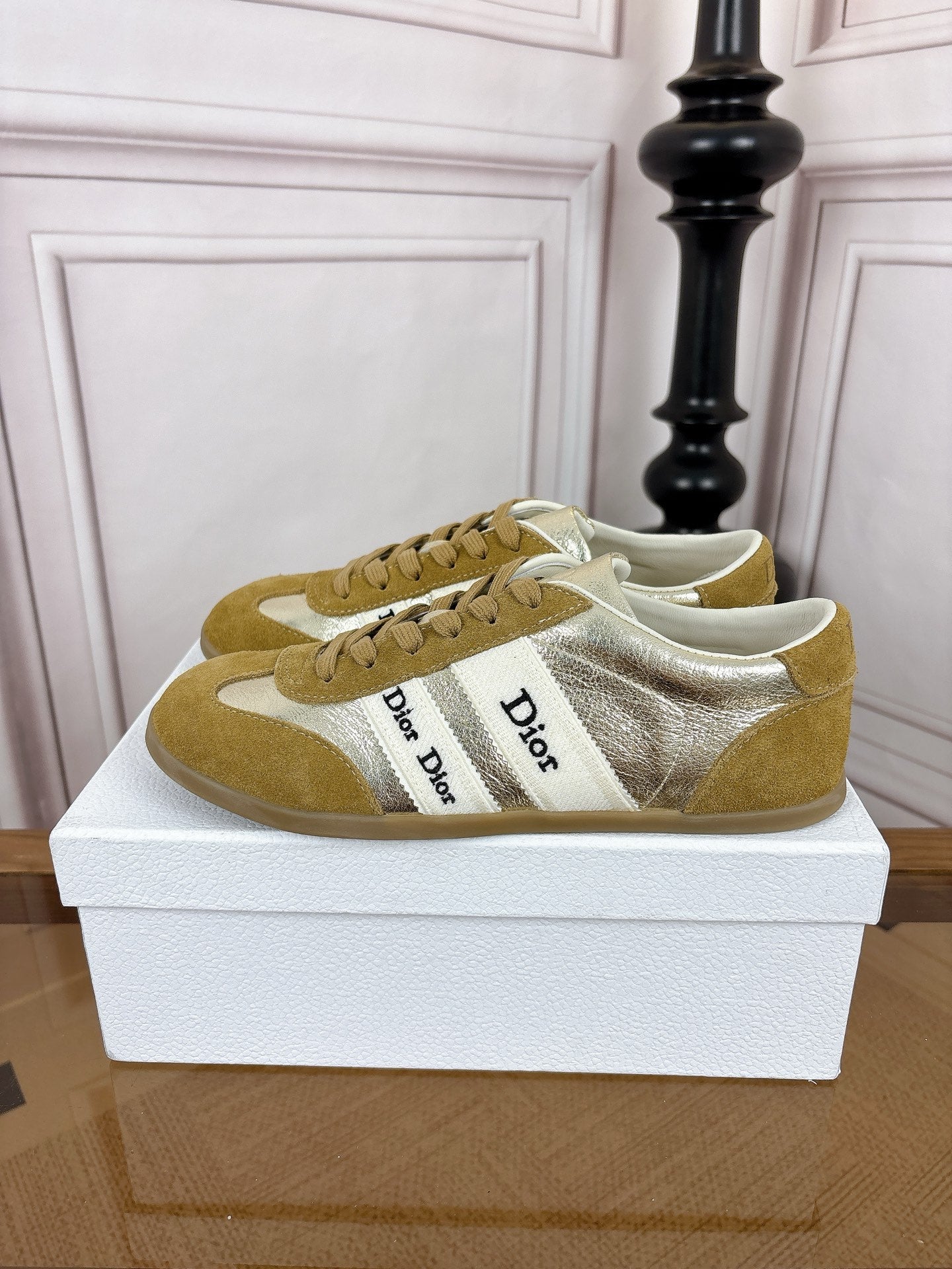 DIOR 26S SNEAKERS IN OLIVE BROWN SUEDE AND SILVER METALLIC CALFSKIN