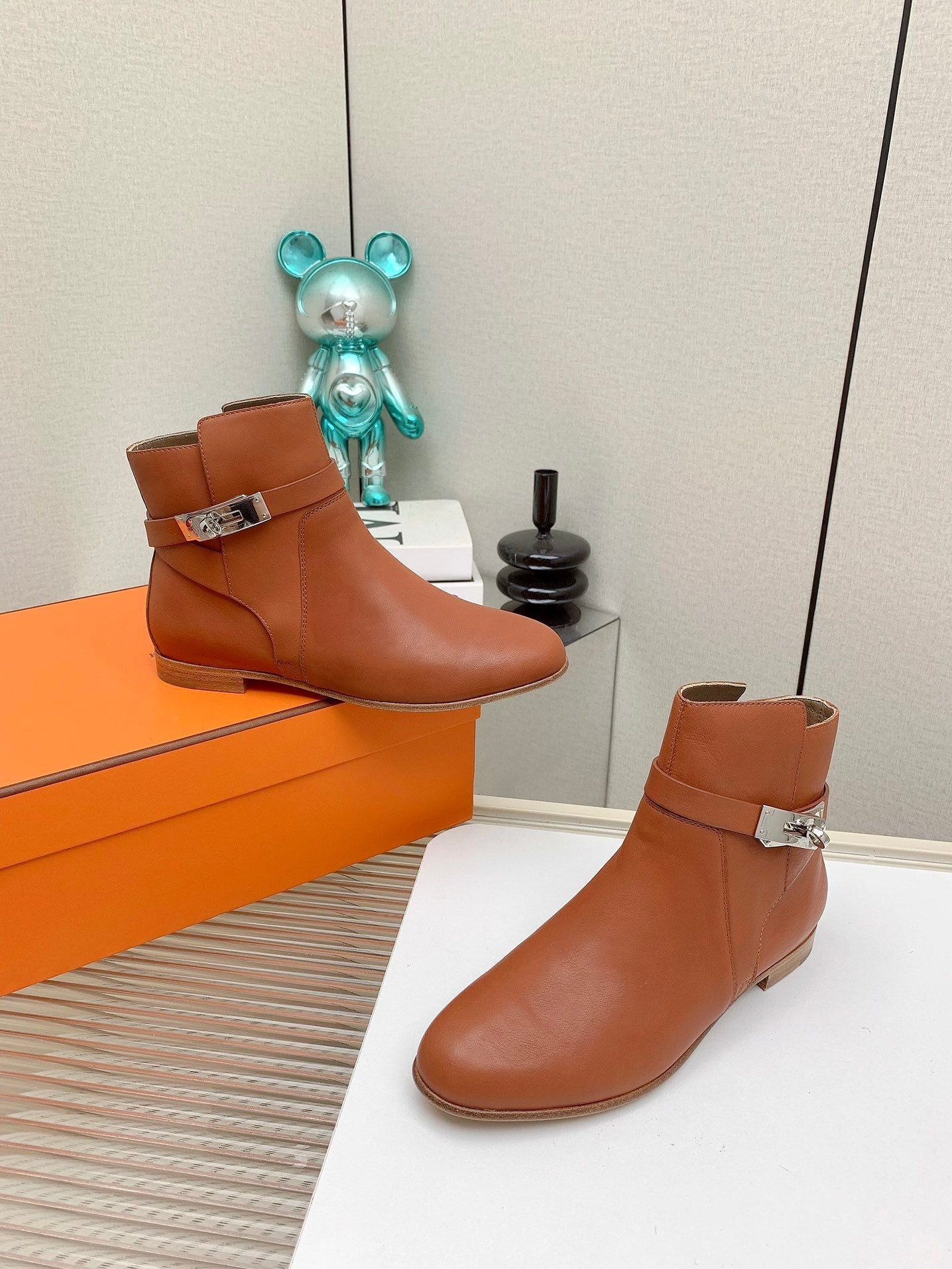 WOMEN'S NEO ANKLE BOOT IN ALLOY ORANGE CALFSKIN