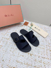 SANDALS IN BLACK CALFSKIN