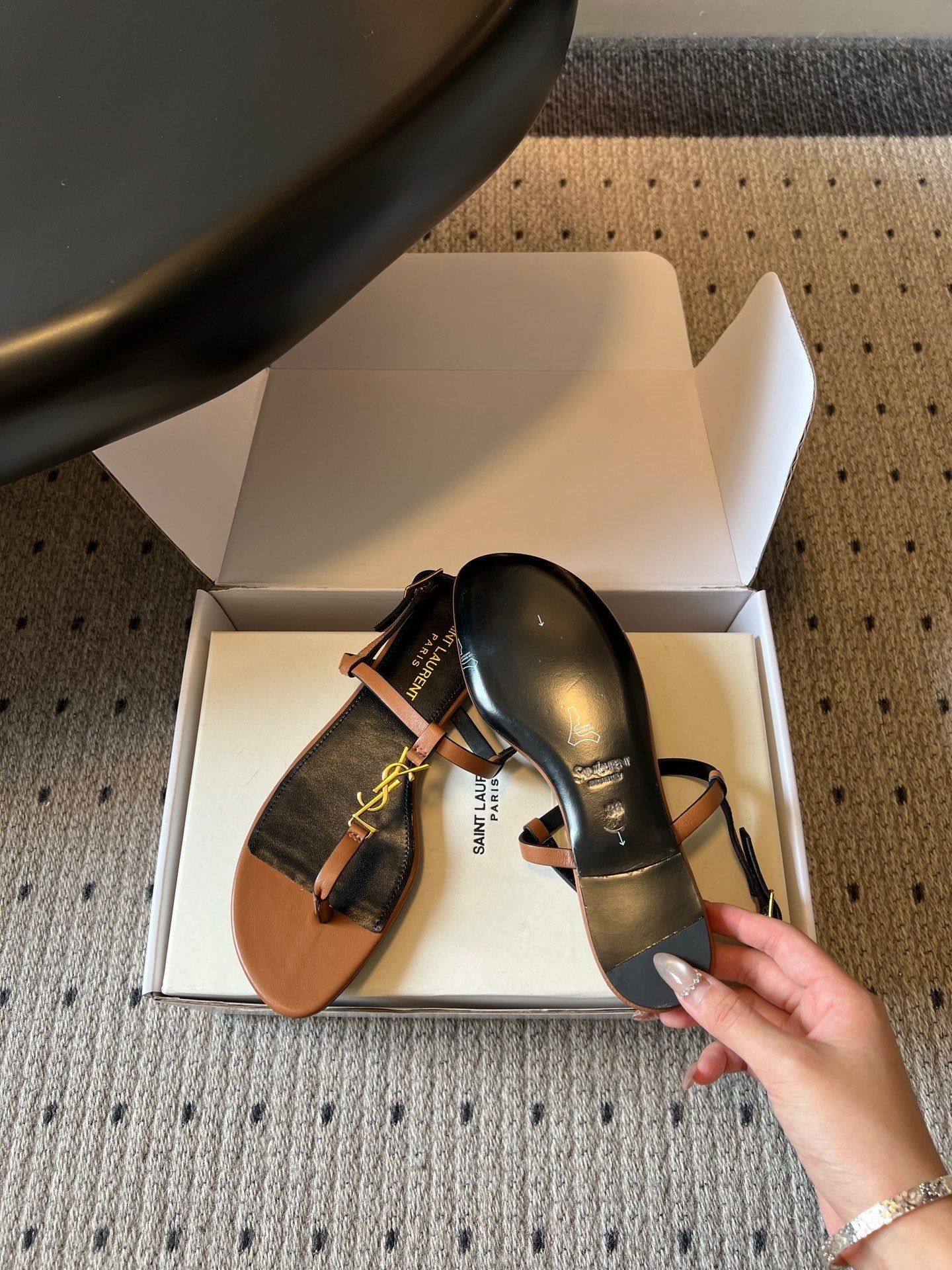 YSL 26S THONG SANDALS IN BROWN CALFSKIN WITH GOLD HARDWARE