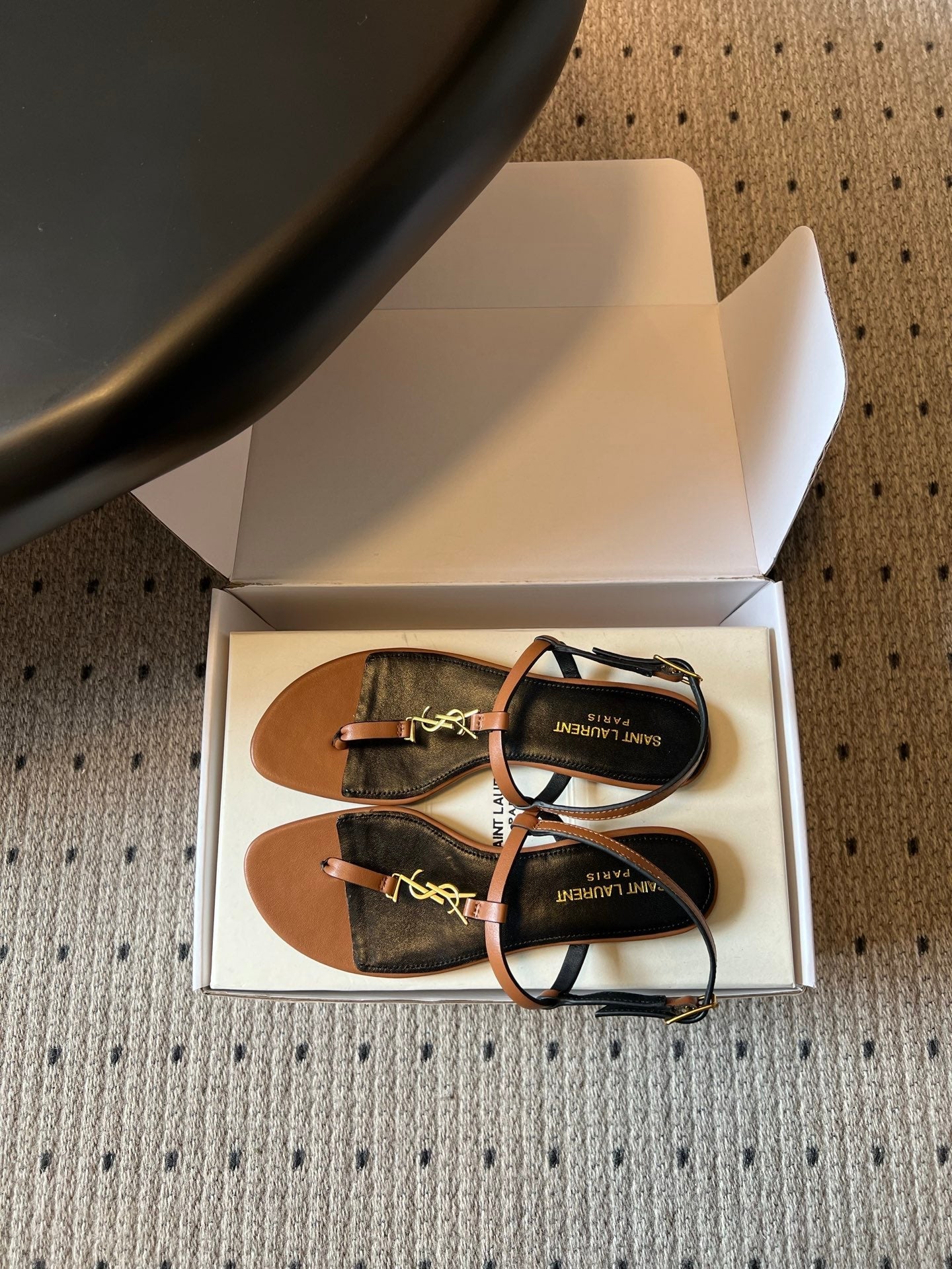 YSL 26S THONG SANDALS IN BROWN CALFSKIN WITH GOLD HARDWARE