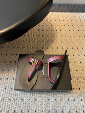 YSL 26S THONG SANDALS IN DARK RED AND BLACK SHINY CALFSKIN