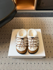PRADA 26S WOVEN MULES IN IVORY WOOL AND BROWN SUEDE