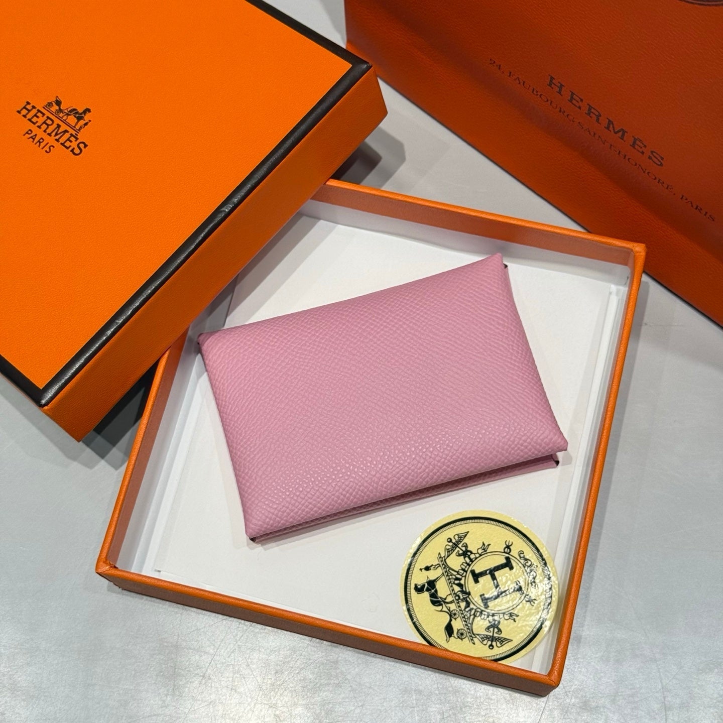 CALVI DUO COMPACT CARD HOLDER IN ROSE SAKURA EPSOM CALFSKIN