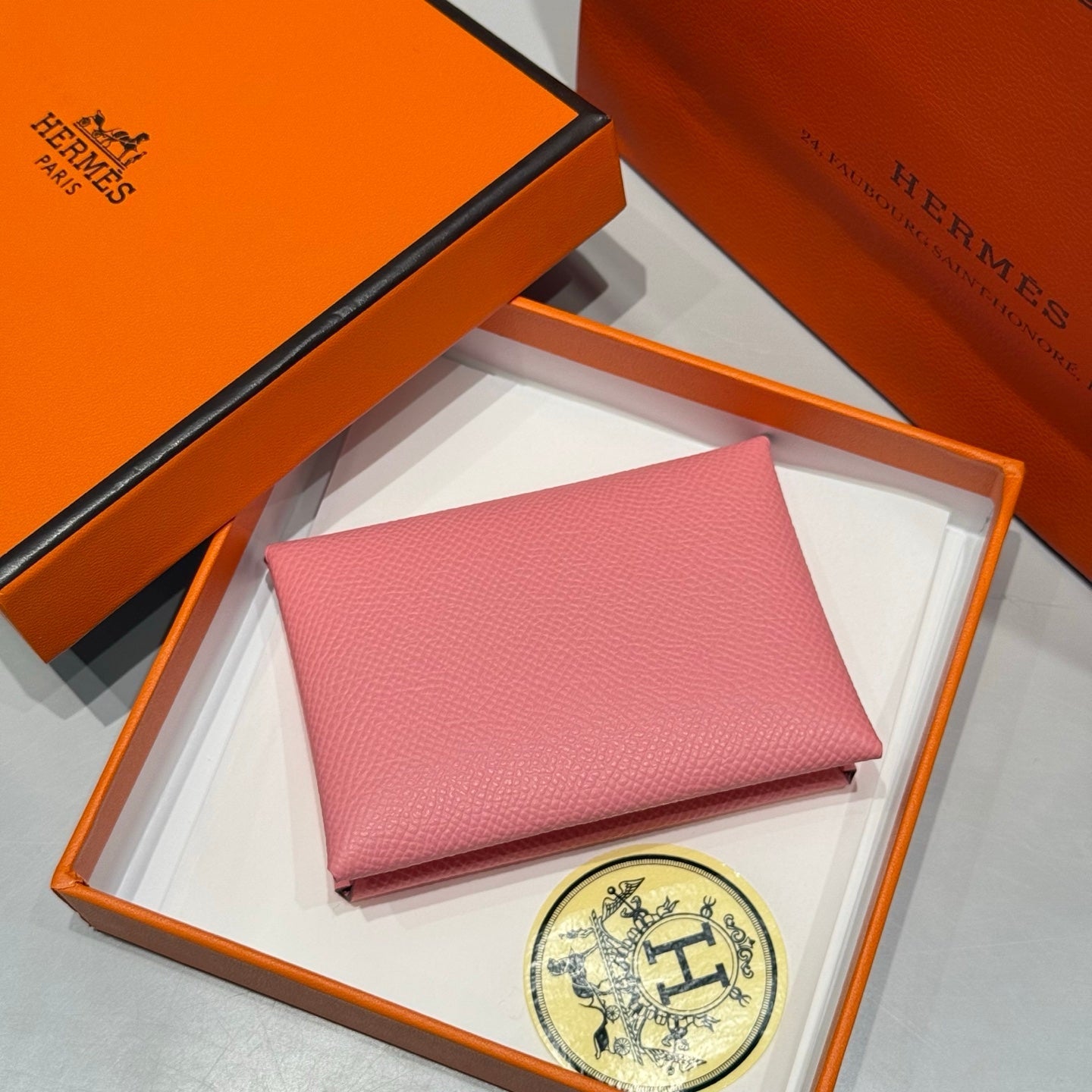 CALVI DUO COMPACT CARD HOLDER IN LIGHT PINK EPSOM CALFSKIN