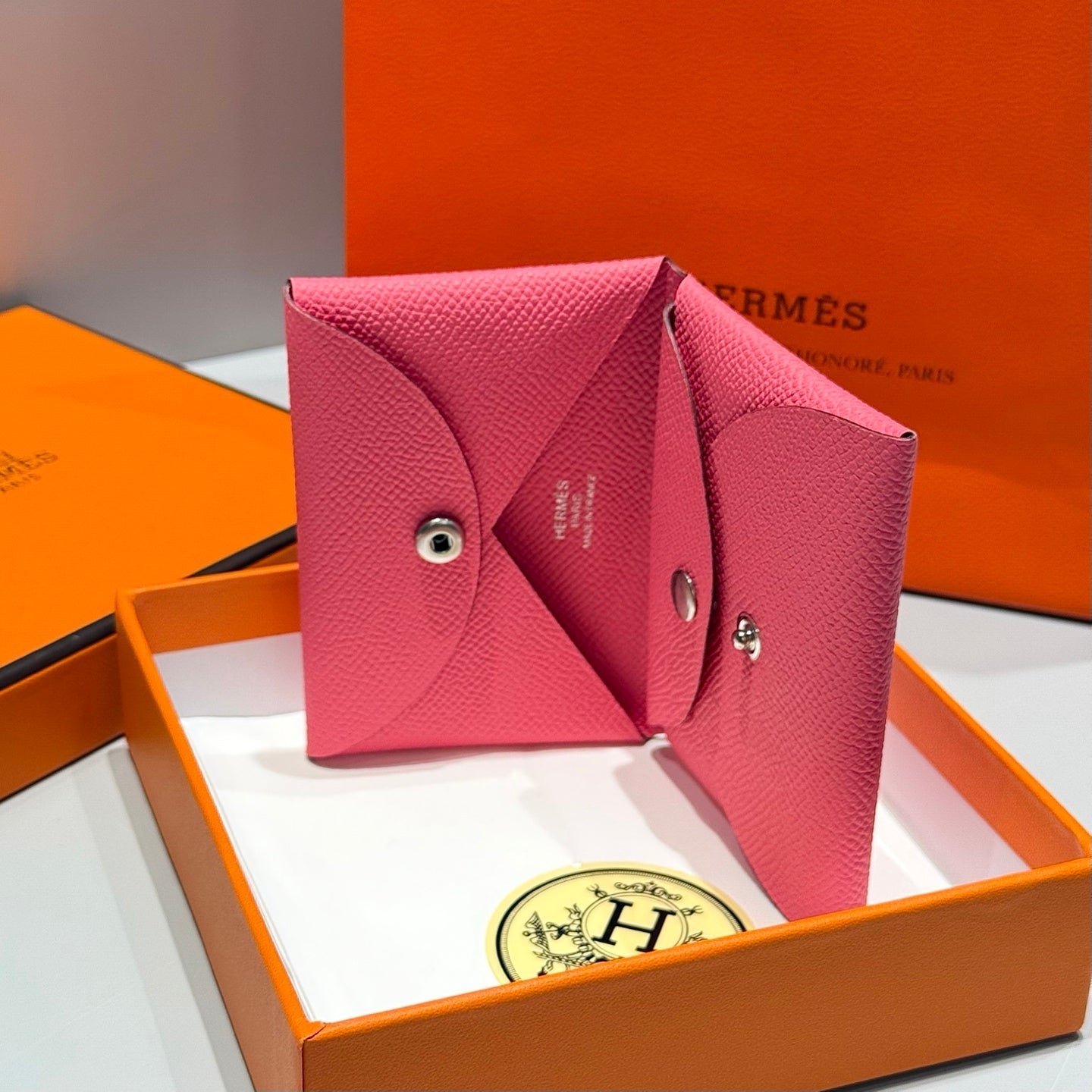 CALVI DUO COMPACT CARD HOLDER IN ROSE POP EPSOM CALFSKIN