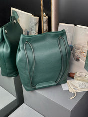 PEBBLE HOBO 40 IN GREEN FOREST SUPPLE GRAINED CALFSKIN