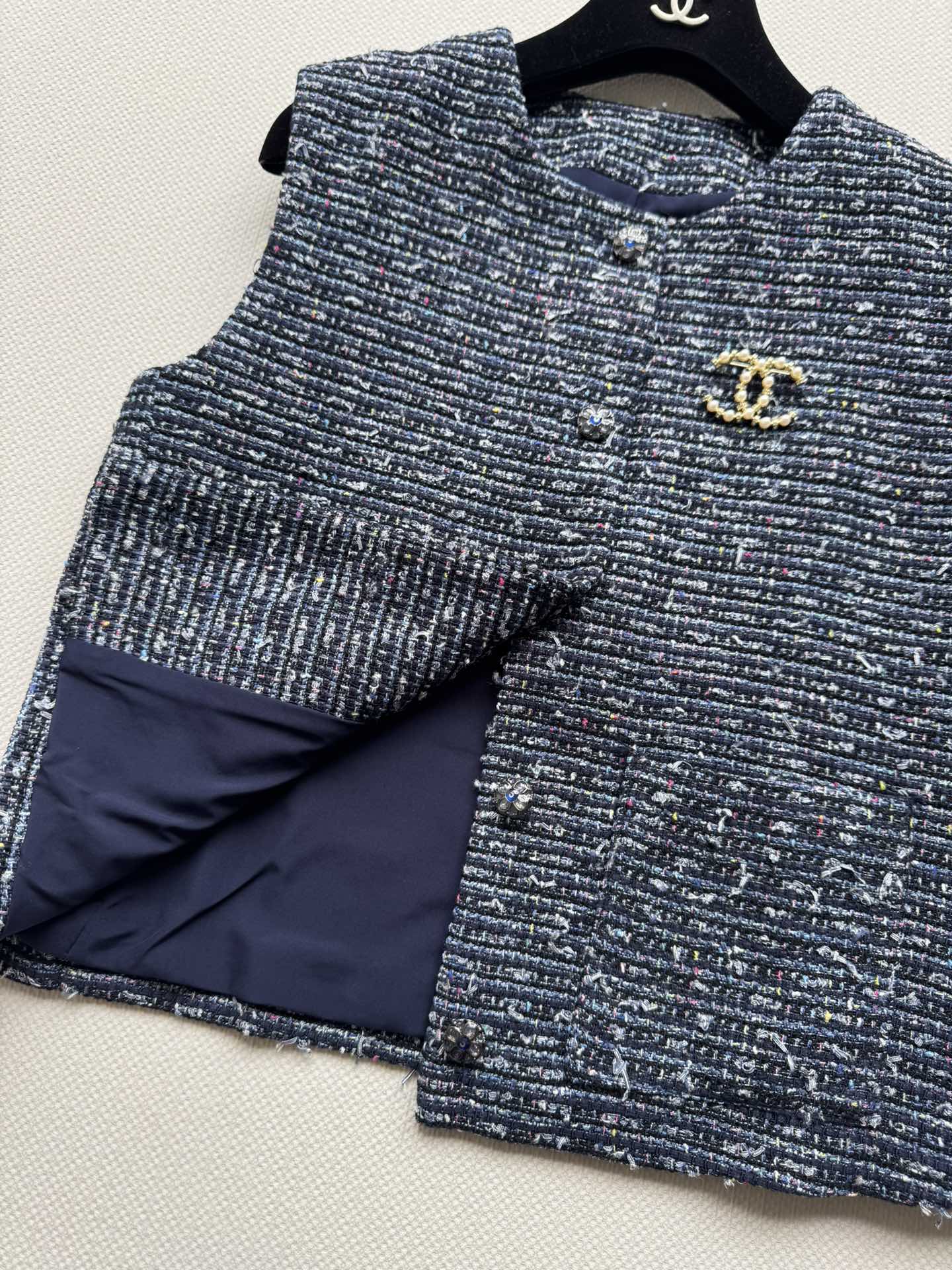 CHANEL 26S TWEED VEST 1715