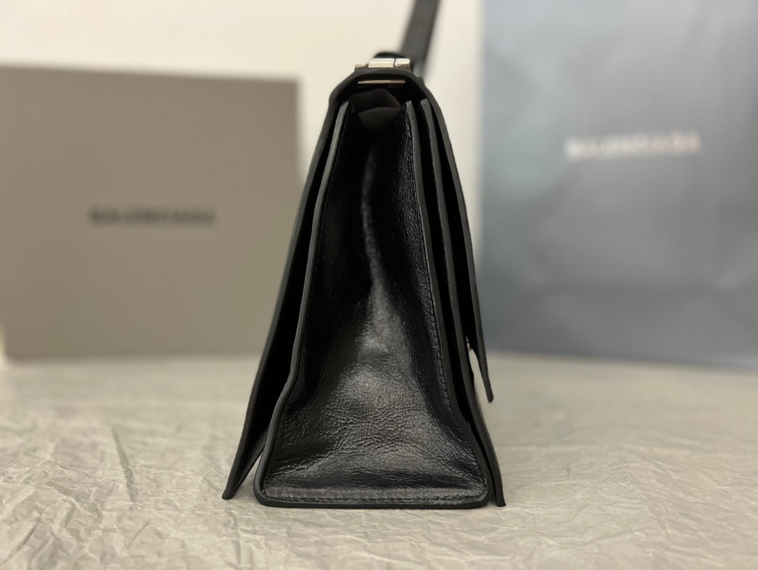 CRUSH SHOULDER BAG 31 IN BLACK CRUSHED CALFSKIN LEATHER STRAP SILVER HARDWARE
