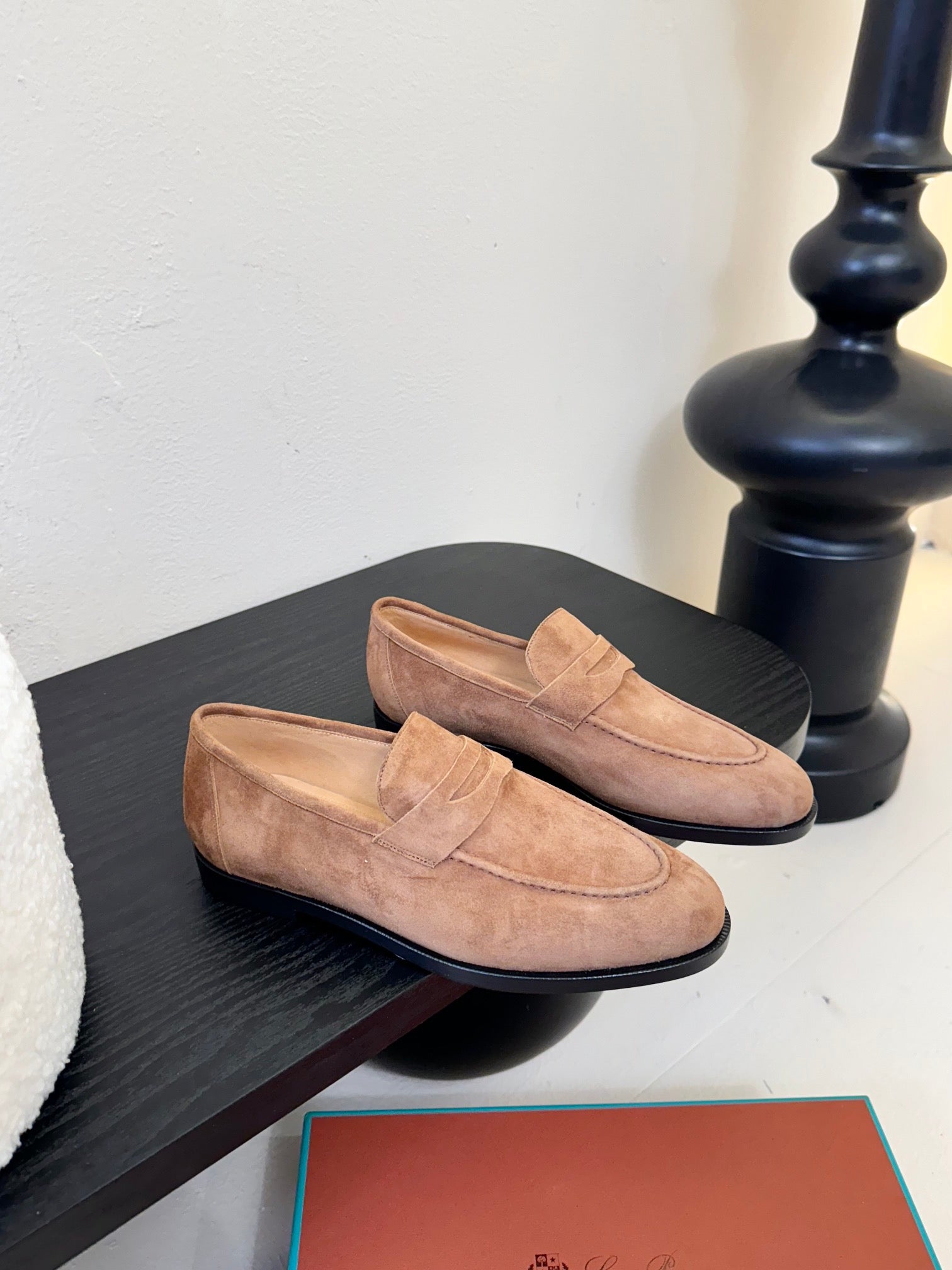 CLASSIC LOAFERS IN TERRACOTTA SUEDE