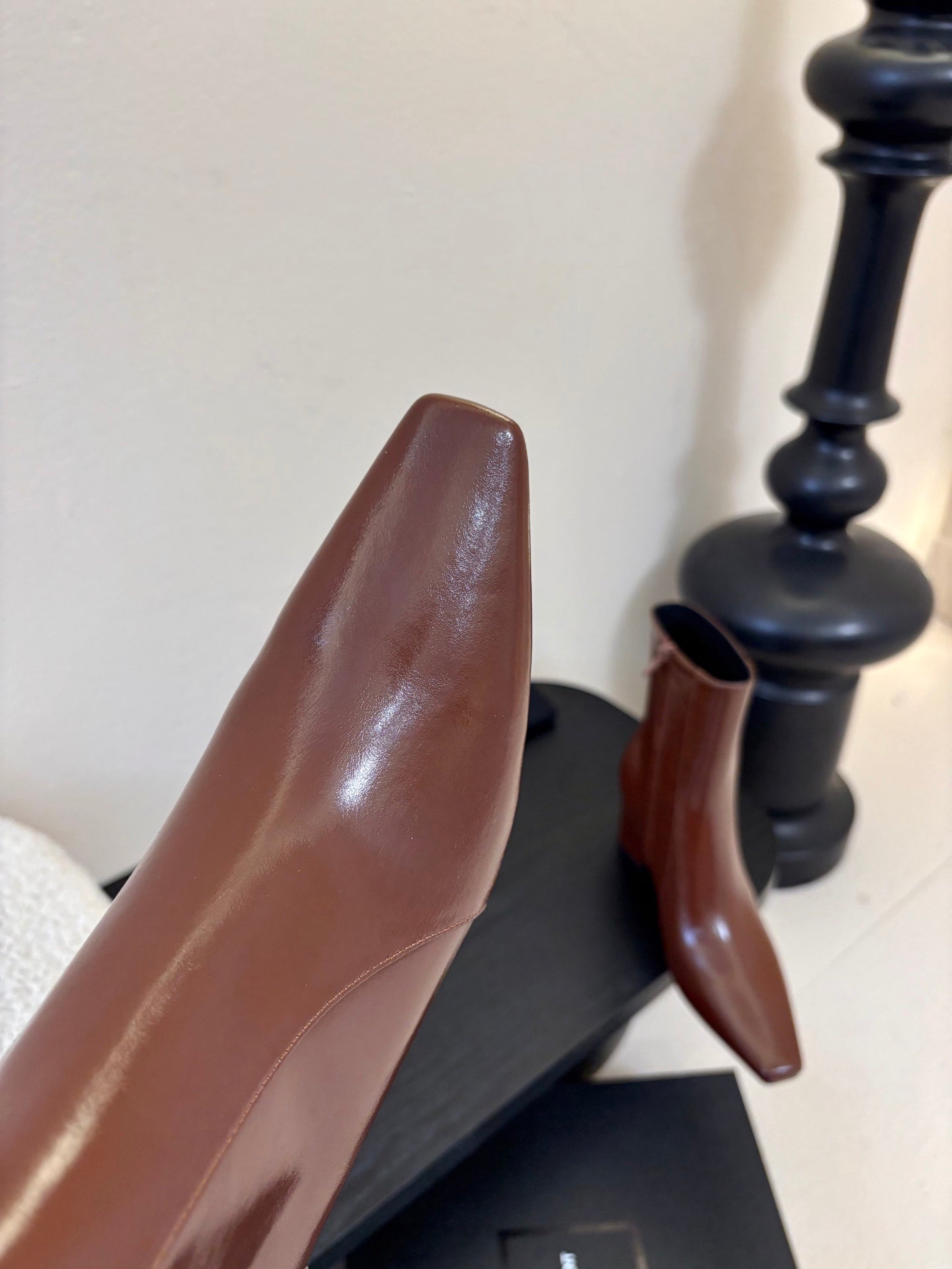 YSL 26S HEELED ANKLE BOOTS IN BROWN SHINY CALFSKIN