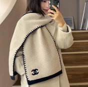 KNIT SCARF 200 CM IN WHITE CASHMERE WITH BLACK LOGO 383911