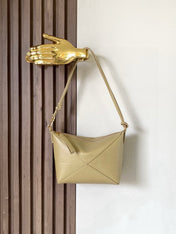 LOEWE 25S PUZZLE FOLD BAG 23 IN DARK BEIGE CALFSKIN