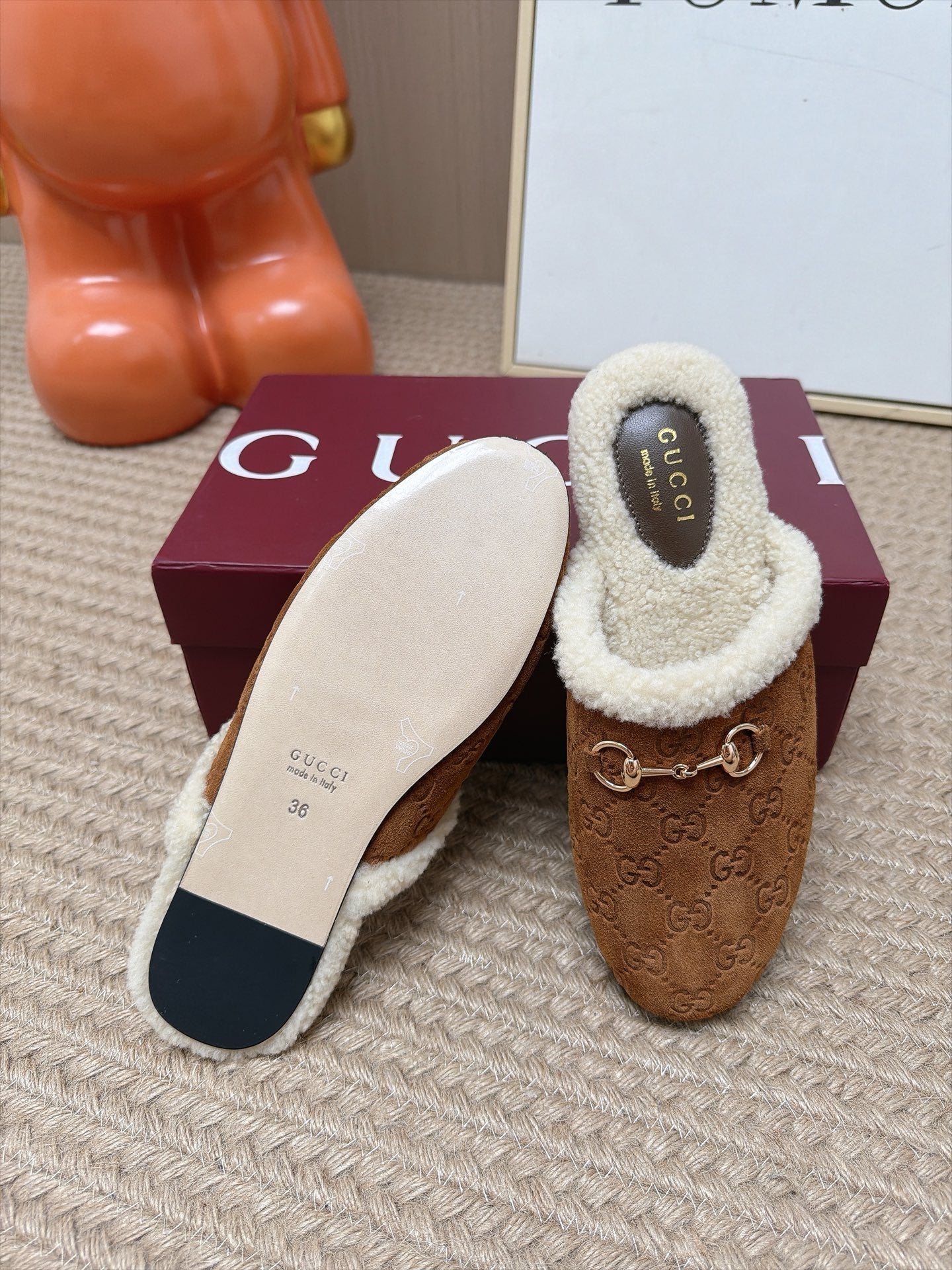 GUCCI 26S SHEARLING-LINED MULES IN BROWN SUEDE