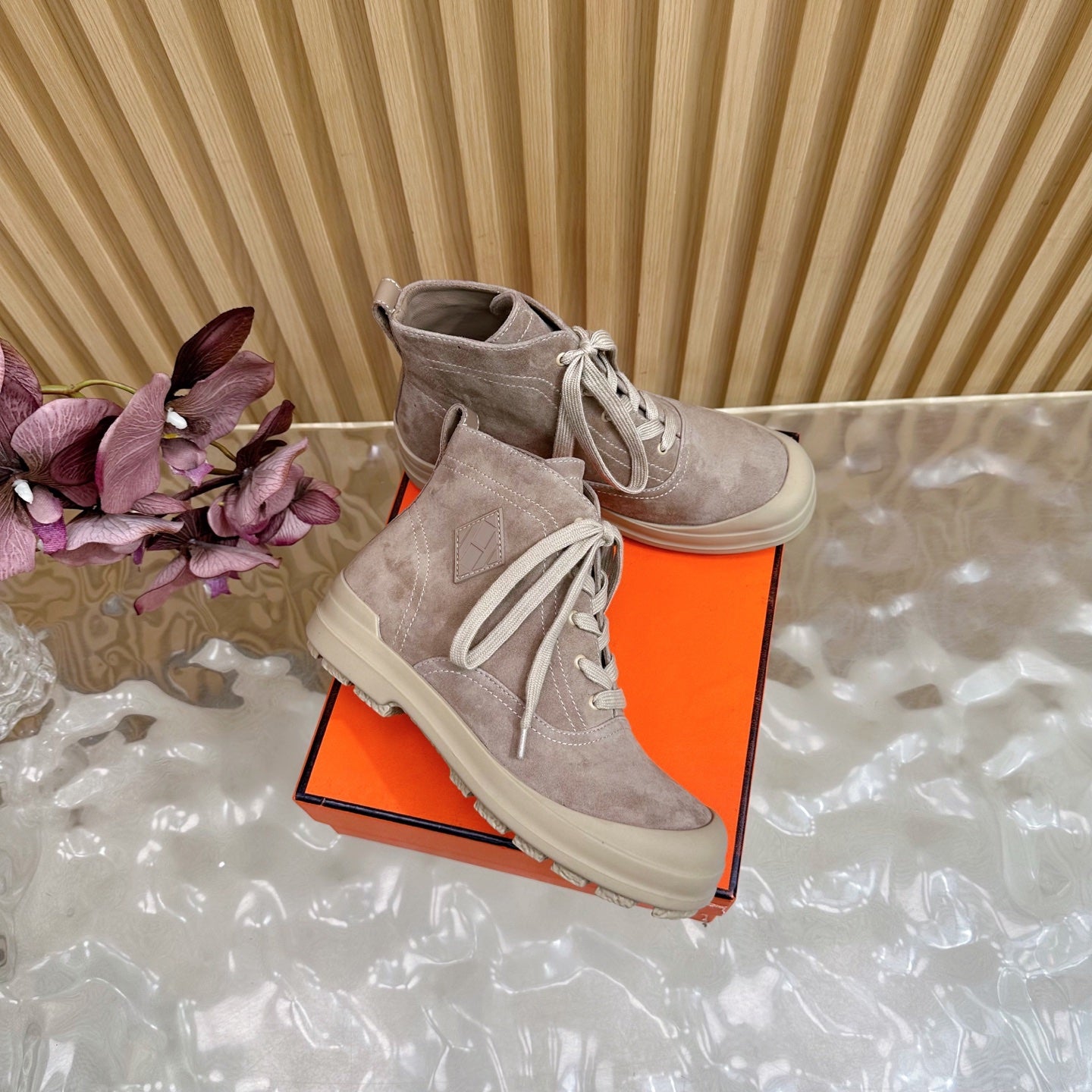 HM 25S KOOLER ANKLE BOOTS IN DUSTY BEIGE SUEDE