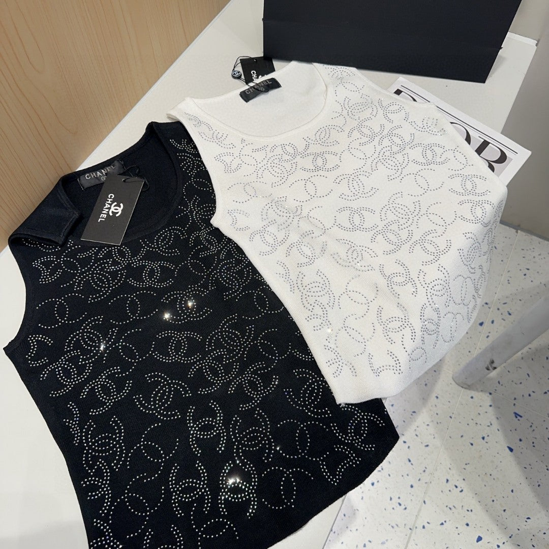 SLEEVELESS TOP 643223 IN BLACK COTTON EMBOSSED LOGO