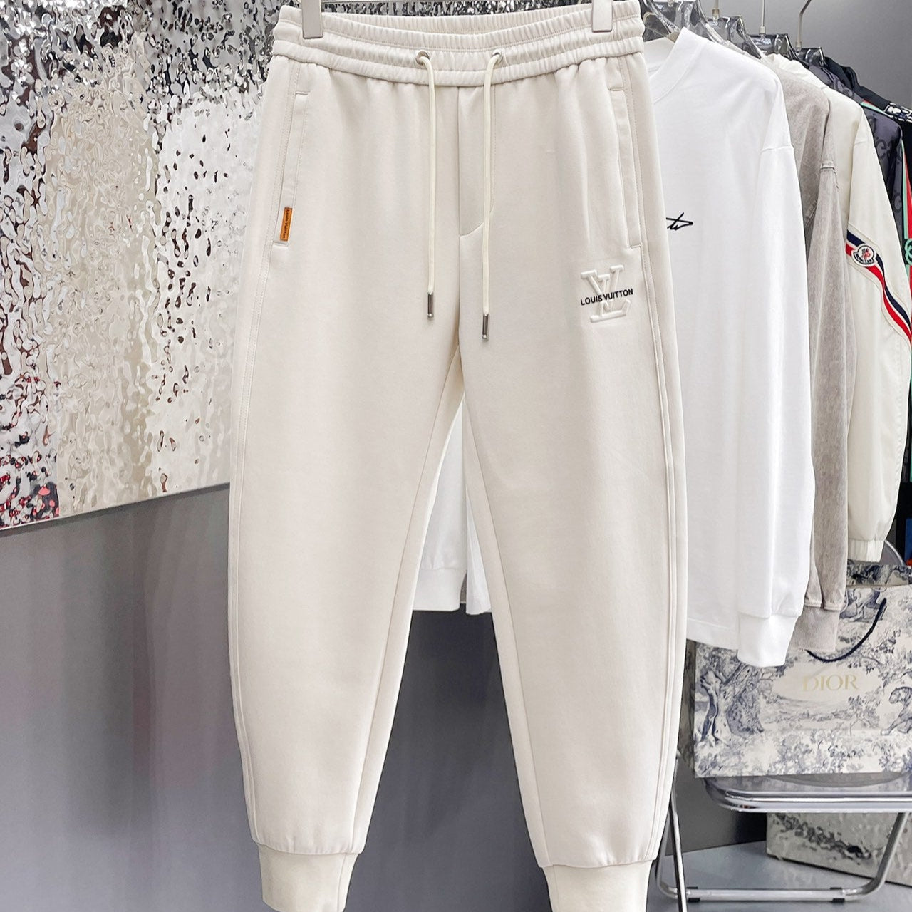 LV WHITE TROUSERS 239506