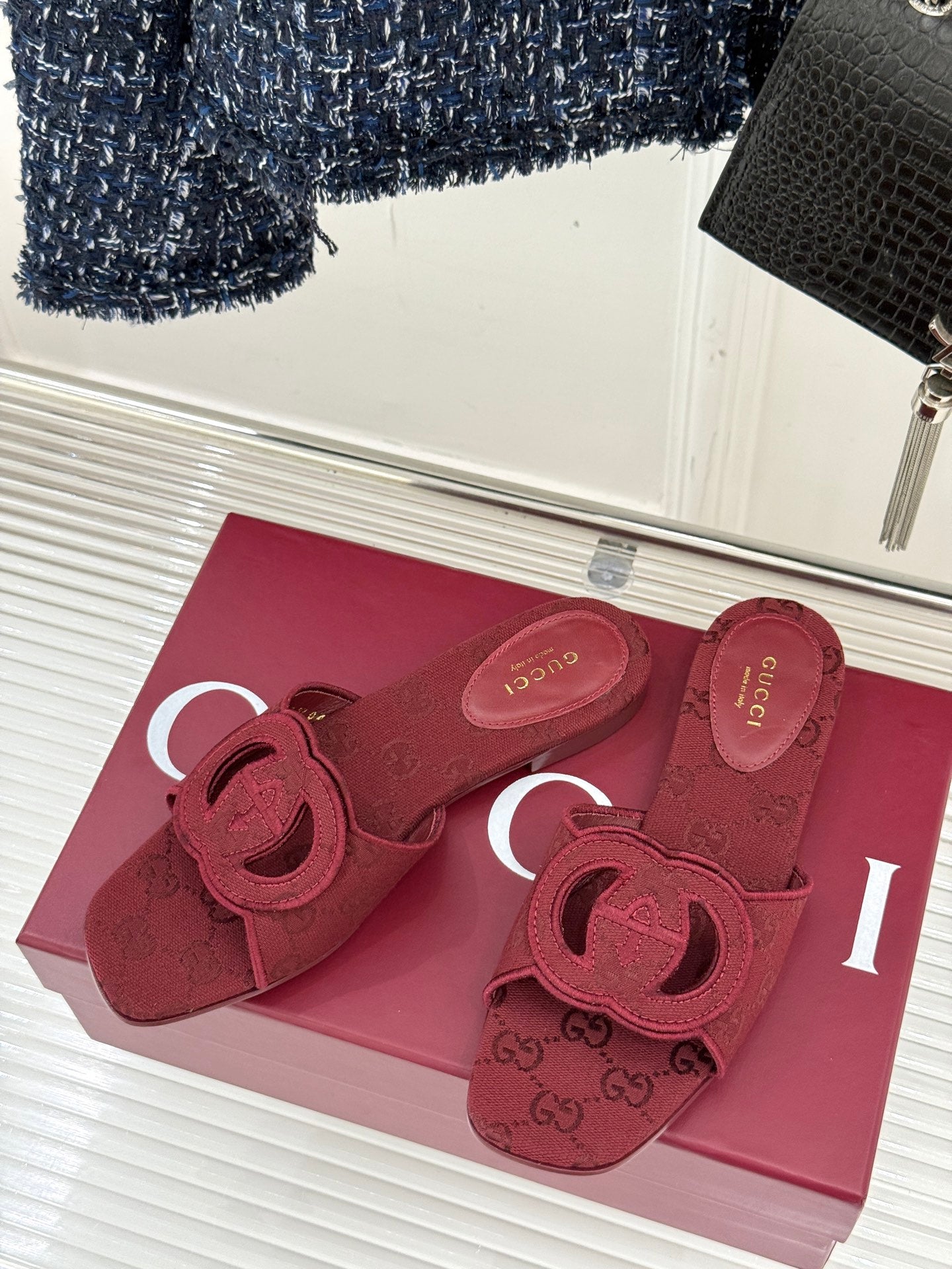 SLIDE SANDALS IN RED FABRIC EMBOSSED LOGO STYLE 4