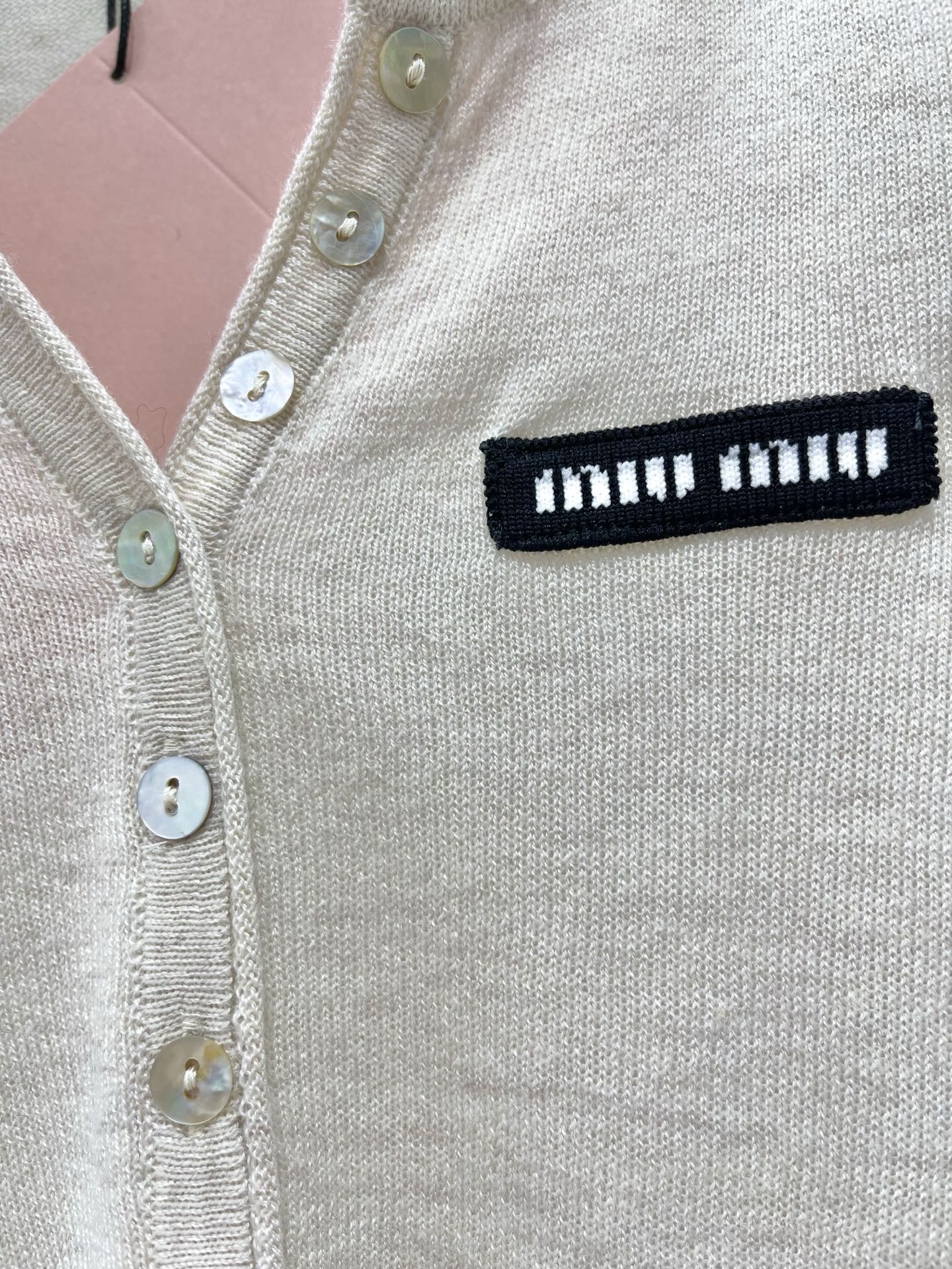 MIUMIU 26S V-NECK BUTTONED LONG-SLEEVE KNIT TOP 1432