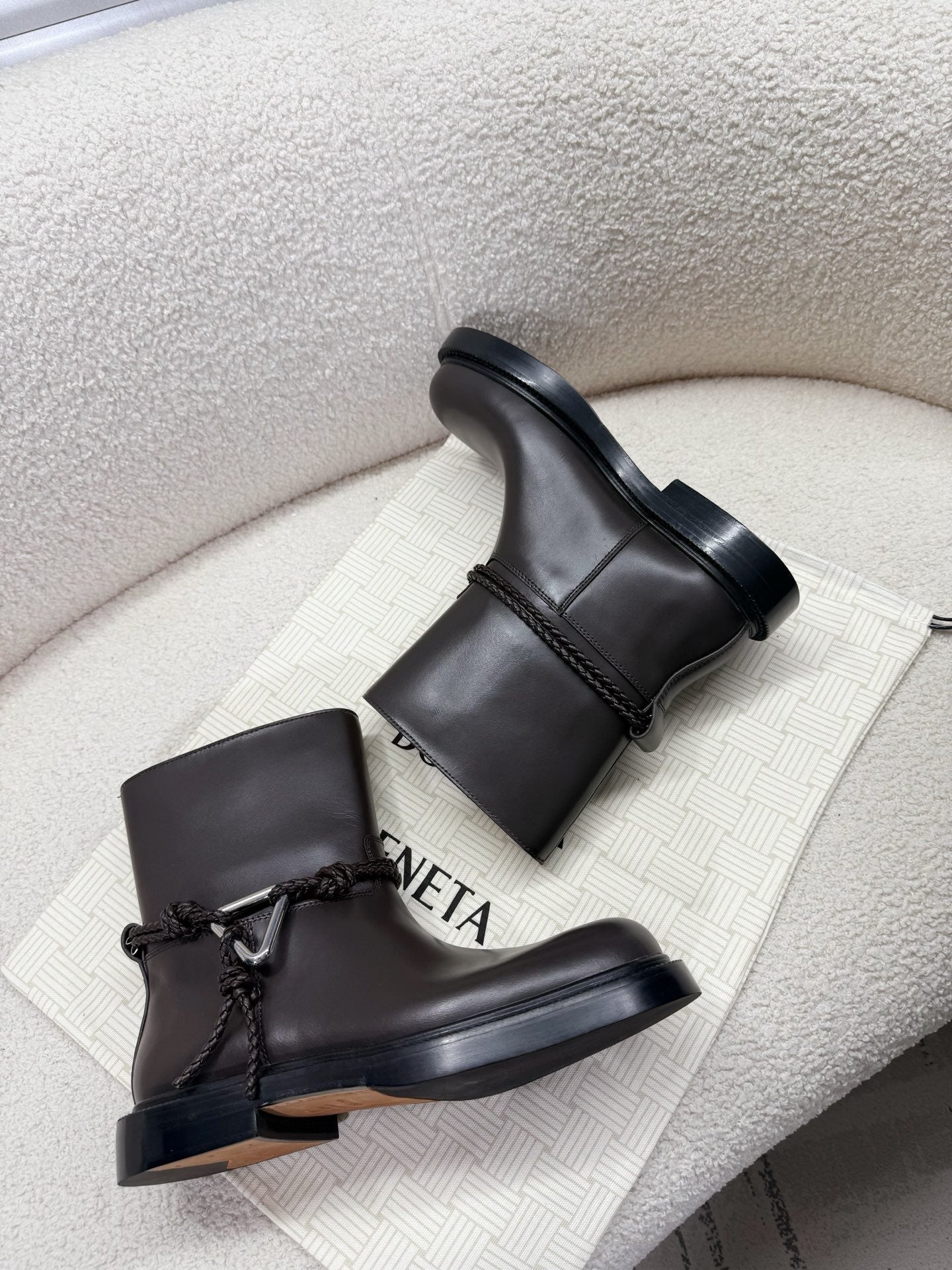 BOTTEGA VENETA 26S ANKLE BOOTS IN DARK BROWN CALFSKIN WITH ROPE DETAIL