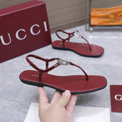 GUCCI 26S INTERLOCKING G THONG SANDALS IN BURGUNDY RED CALFSKIN