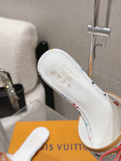 LV 26S FLAT MULE SANDALS IN WHITE MULTICOLOR MONOGRAM CANVAS WITH CALFSKIN BOW