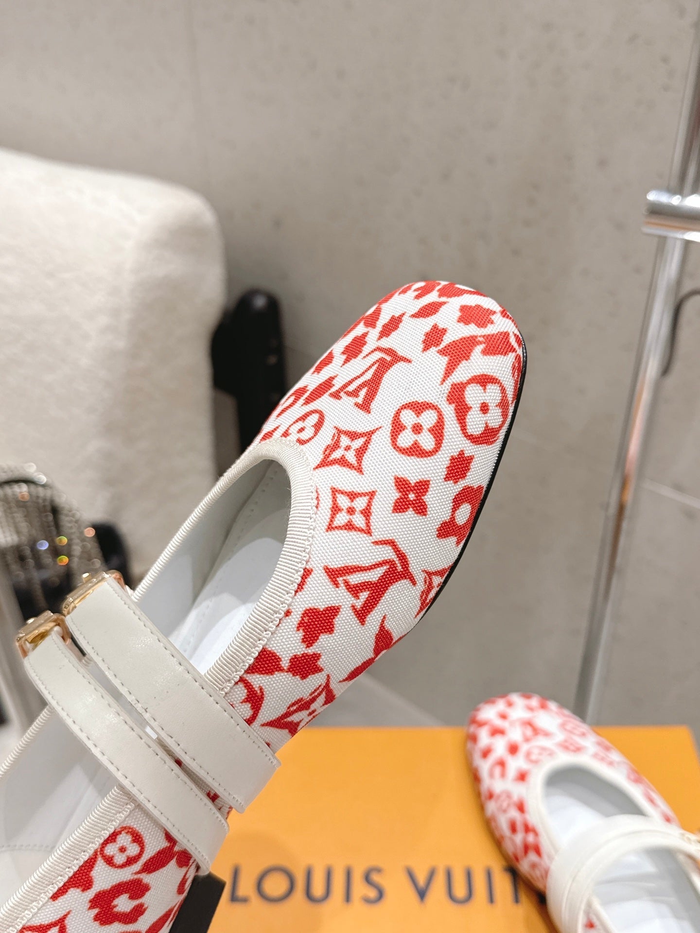 LV 26S MARY JANE FLATS IN WHITE AND RED MONOGRAM CANVAS WITH DOUBLE STRAP